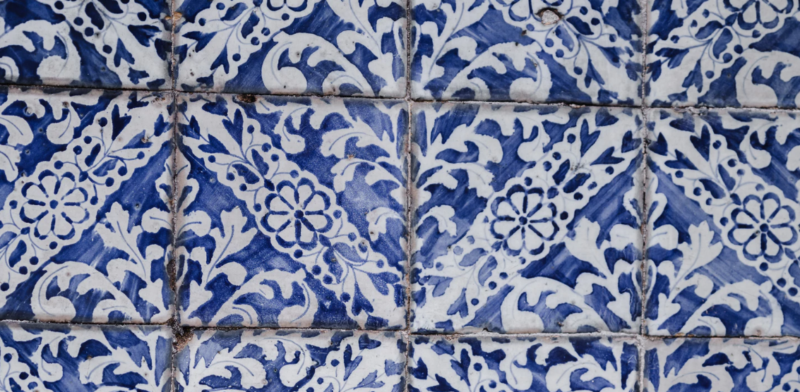 Tiles of blue and white patterns